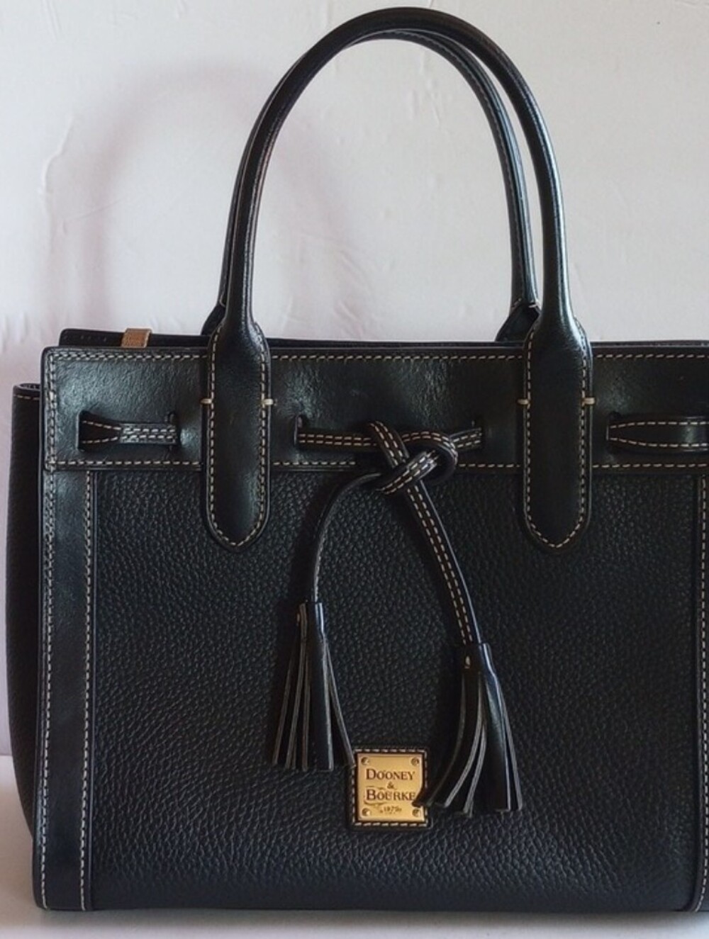 Dooney & Bourke 1975 Black Leather Pebbled Hand Bag - Picture 2 of 8